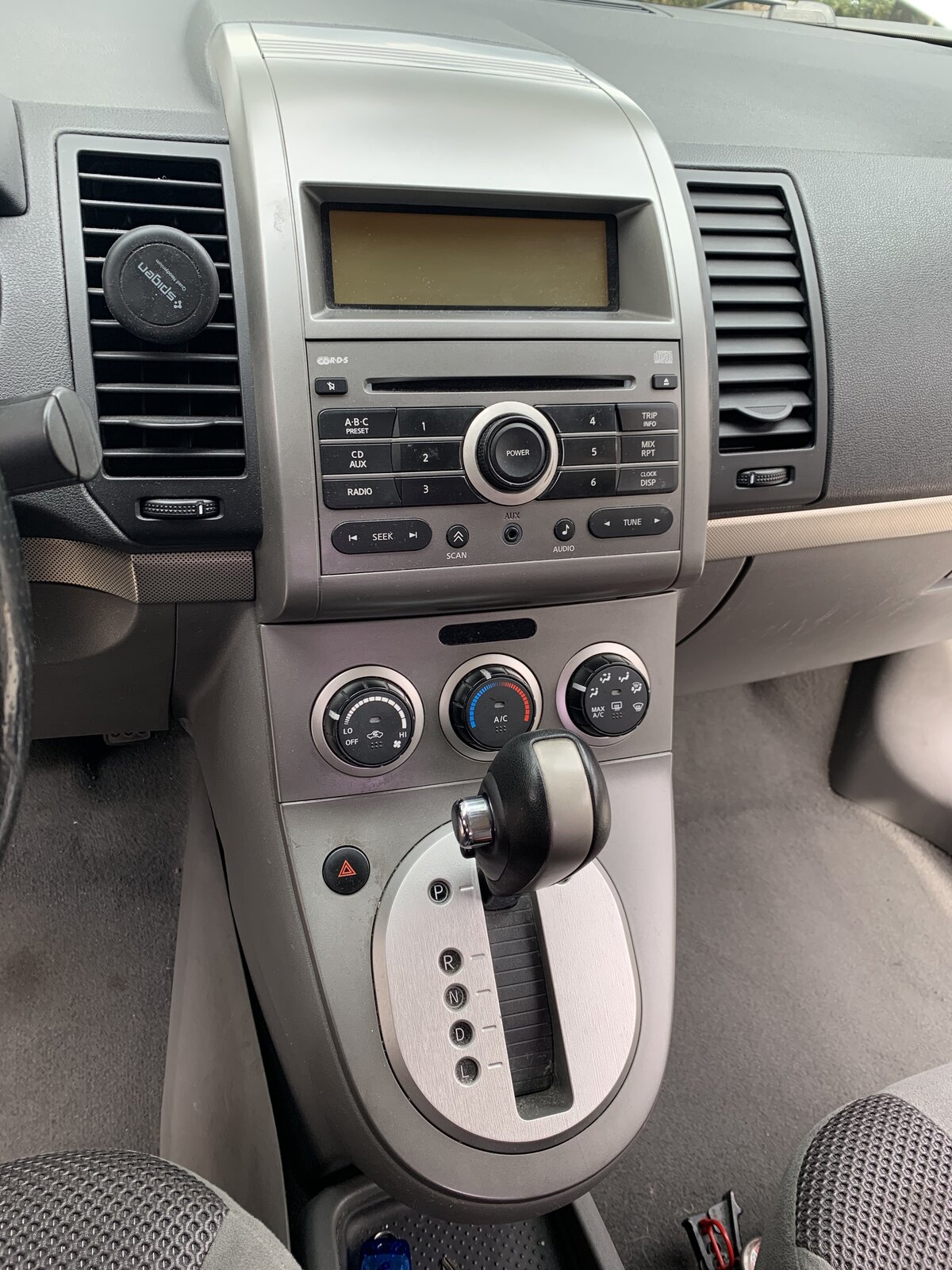 Console central, ar-condicionado e câmbio CVT